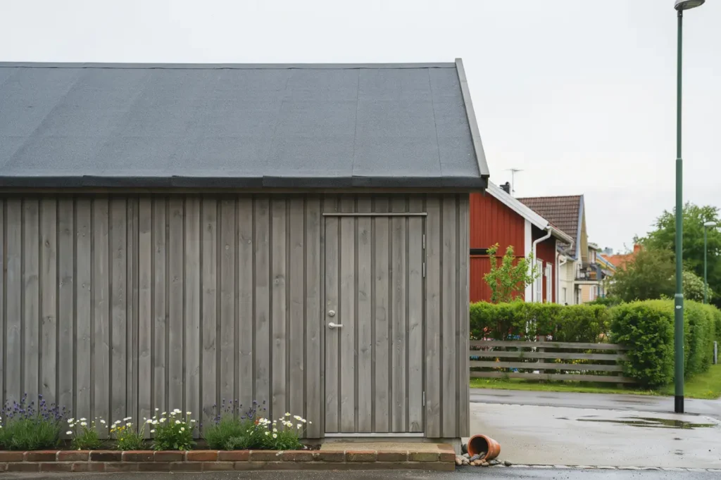 oml ggning av papptak p garage i midsommarkransen