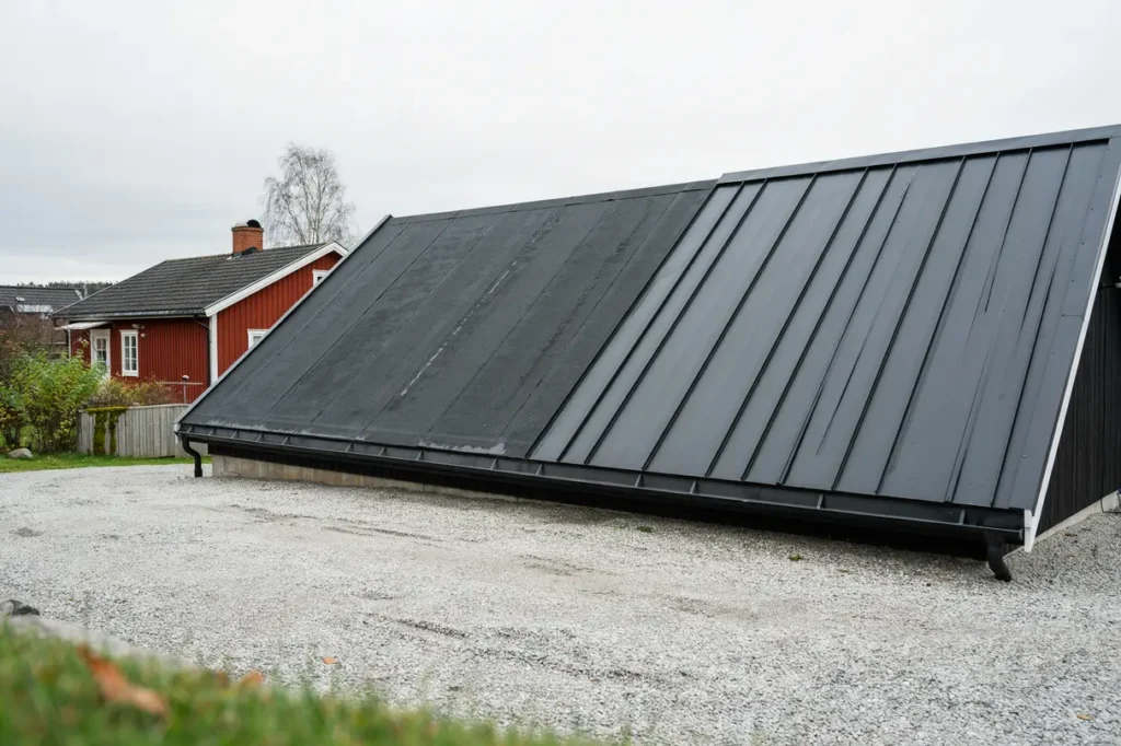 papptak eller pl ttak p garaget s v ljer du r tt l sning f r h llbarhet och pris